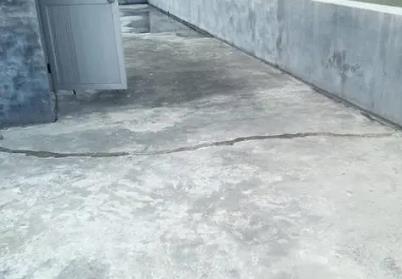 太白楼顶漏水维修公司分享下如何解决卫生间隐蔽部位漏水的问题?